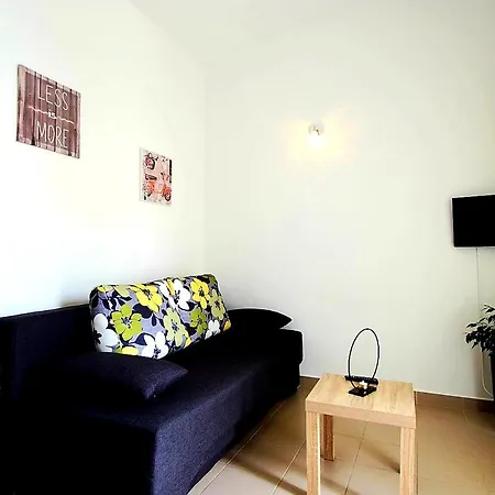 Petrovic * Primošten