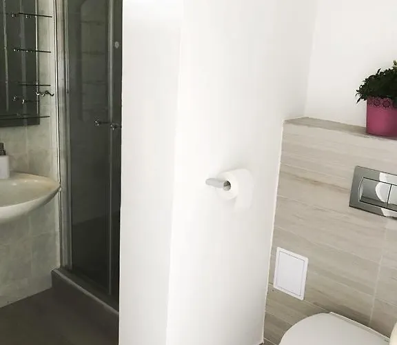 Petrovic * Primošten