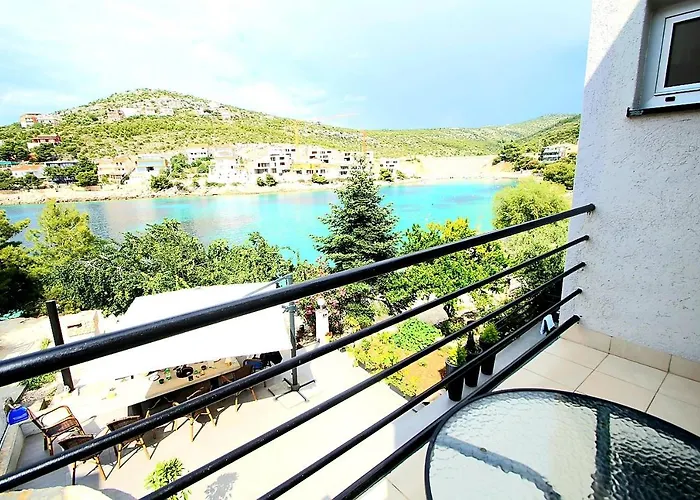 Petrovic Apartment Primosten